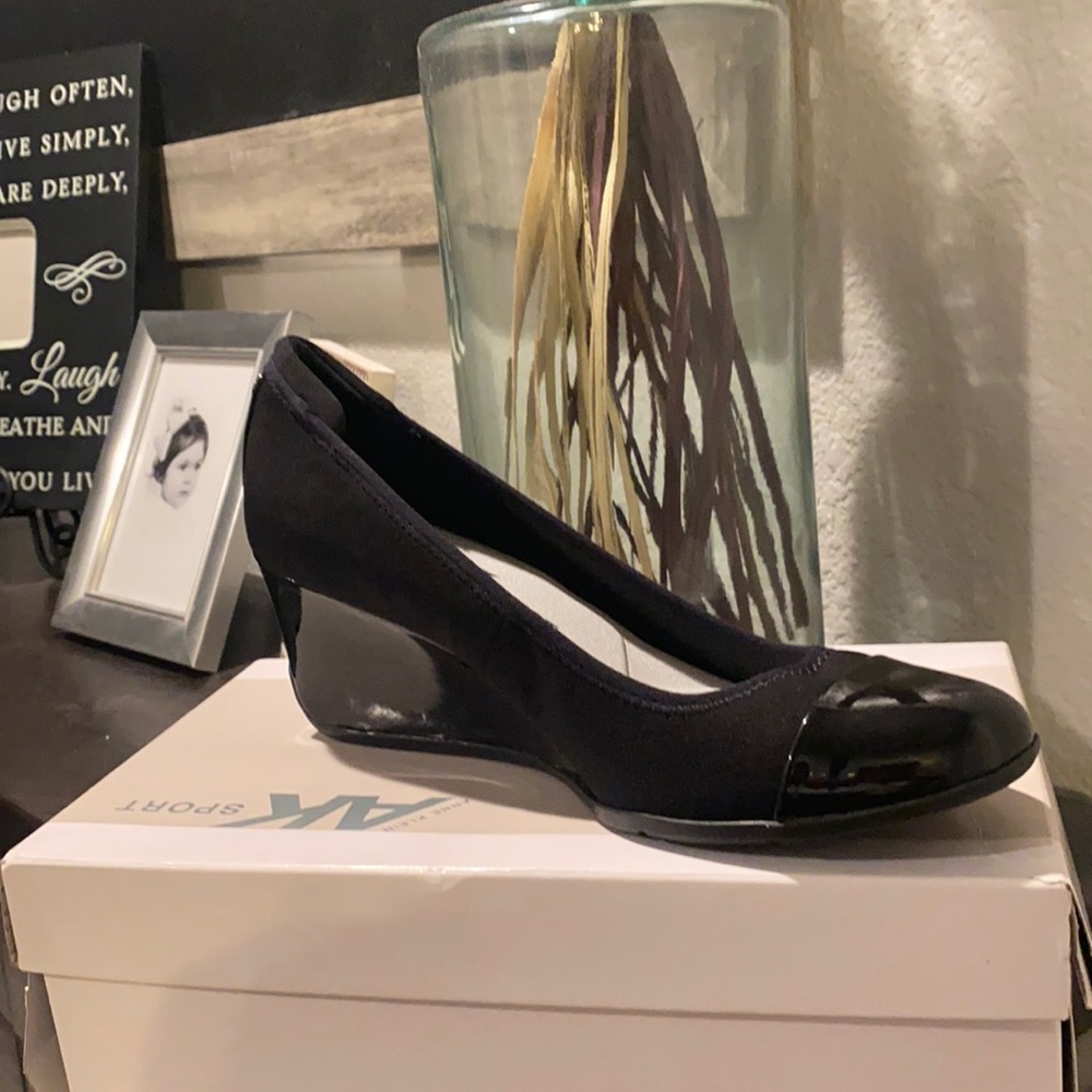 Work shoe. Wedge patent leather heel.  Memory foam